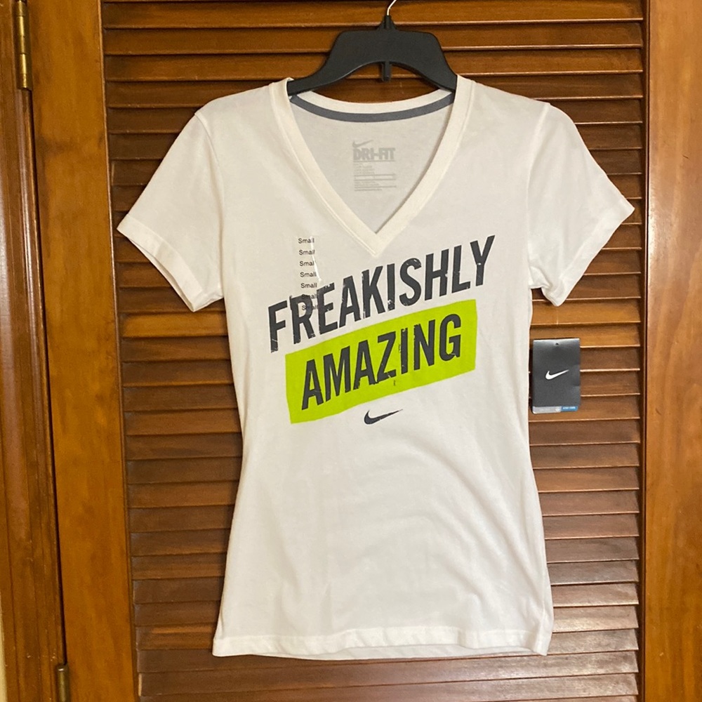 NEW NIKE Dri Fit T-shirt